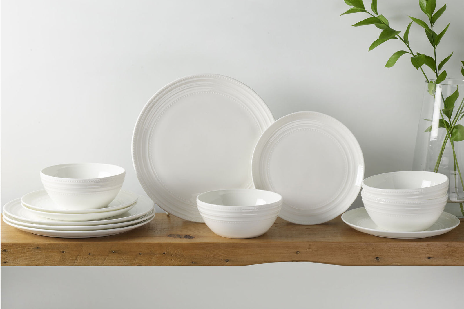 Mikasa Handcrafted Collection Reggae White-Black Ceramic Platter